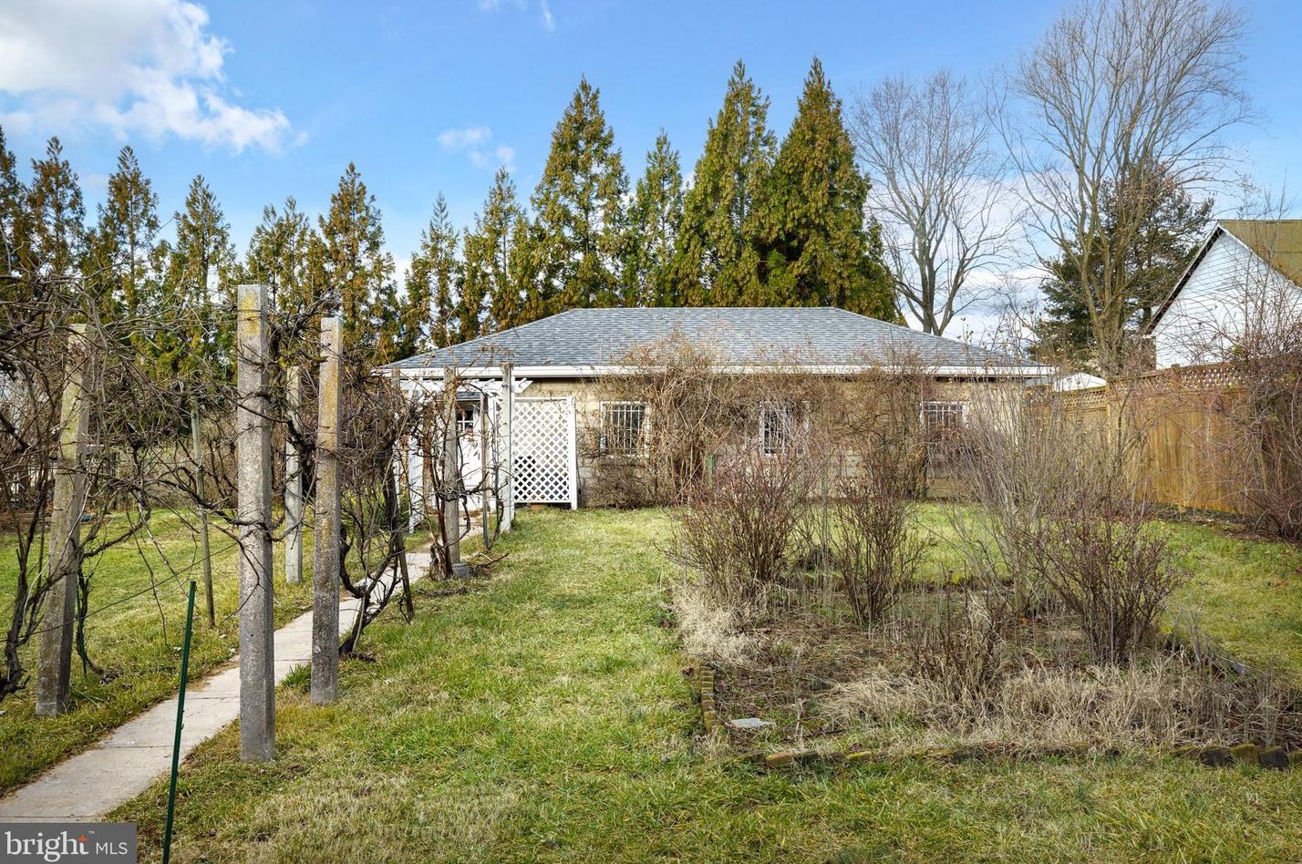 439 Braddock St, Winchester VA  22601-3921 exterior