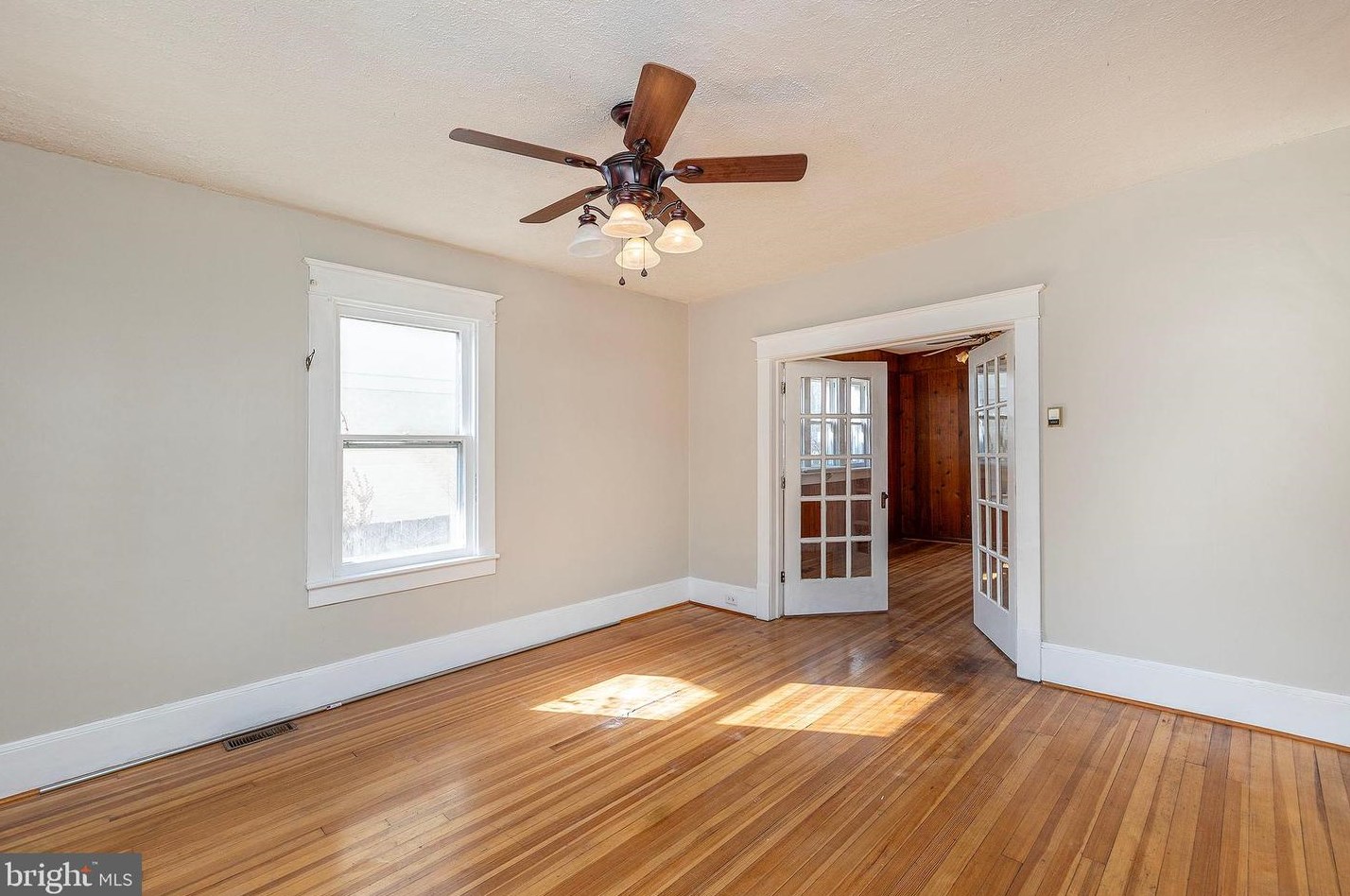 313 Gray Ave, Winchester, VA 22601-5239