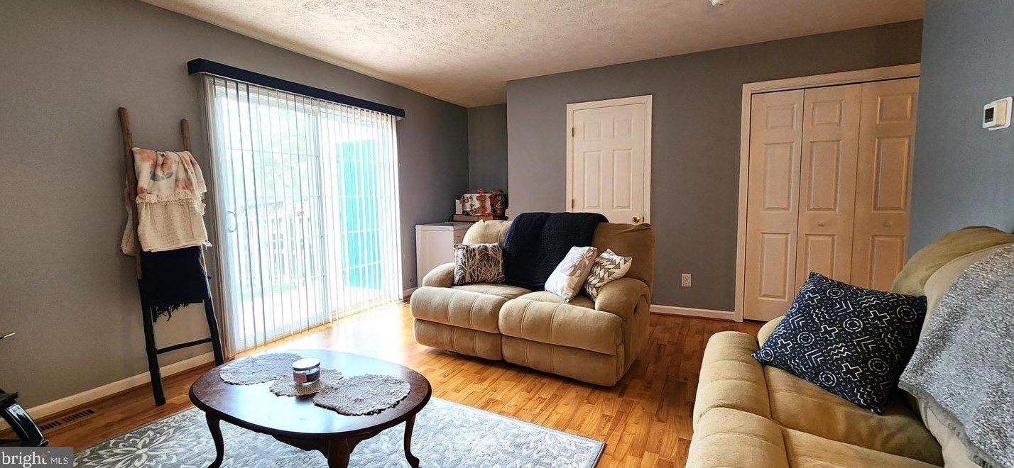 2945 Sorrell Ct, Winchester VA  22601-3498 exterior