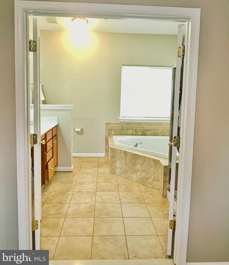 635 Beehive Way, Winchester VA  22601-6438 exterior