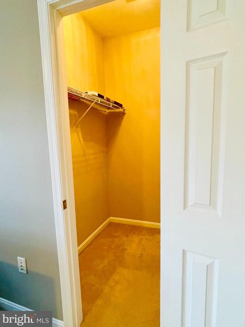 635 Beehive Way, Winchester VA  22601-6438 exterior