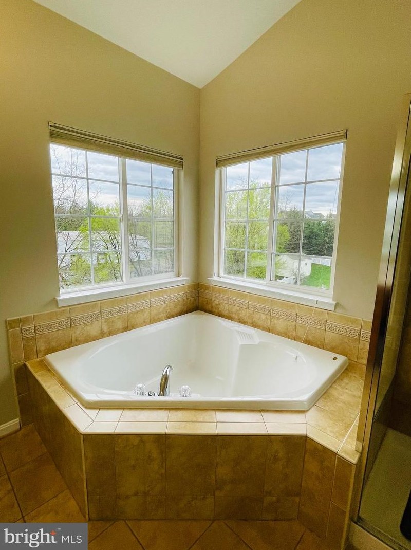 635 Beehive Way, Winchester VA  22601-6438 exterior