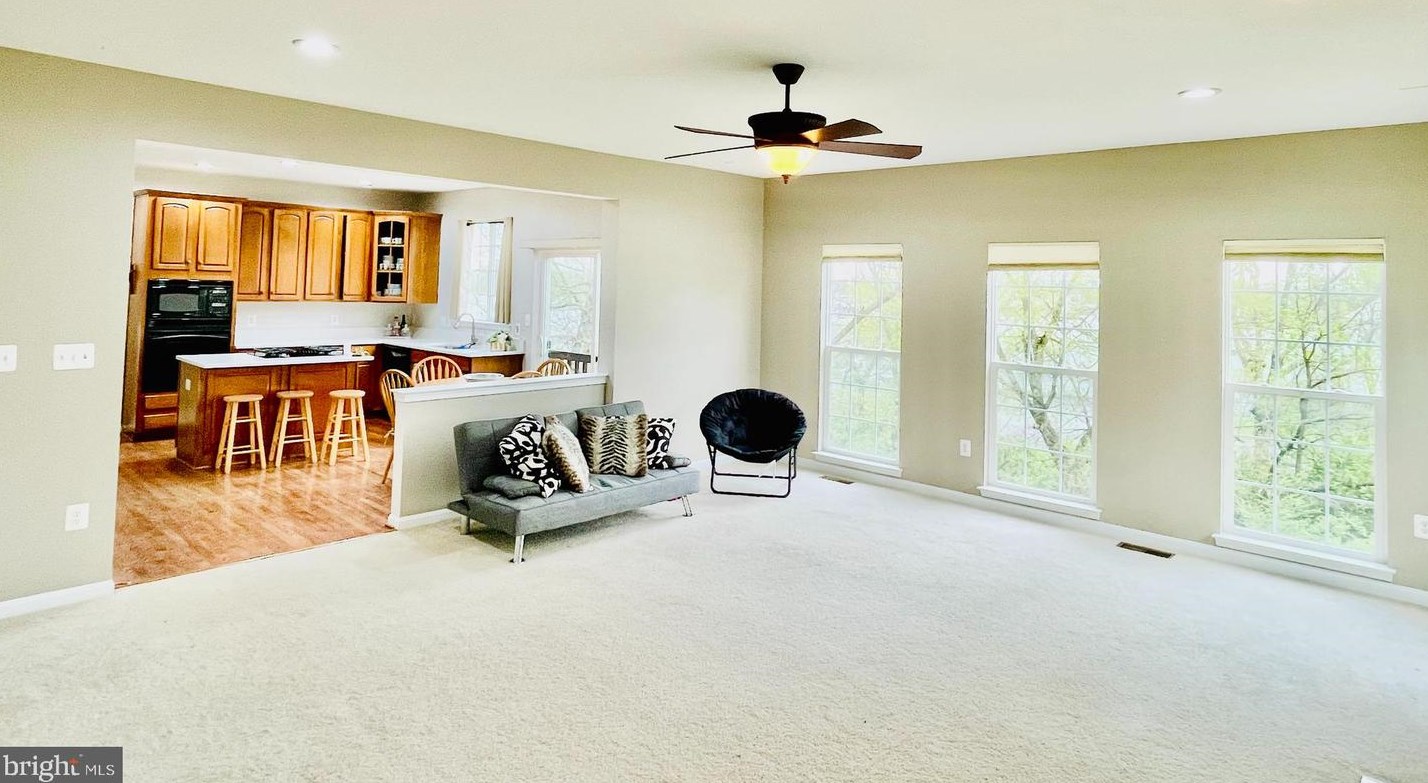 635 Beehive Way, Winchester VA  22601-6438 exterior