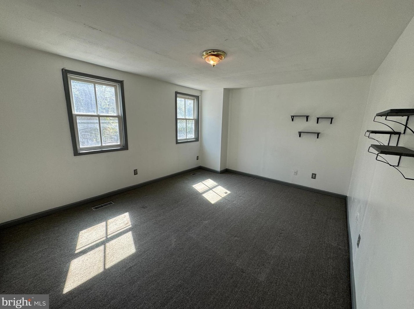413 Braddock St, Winchester, VA 22601-3921