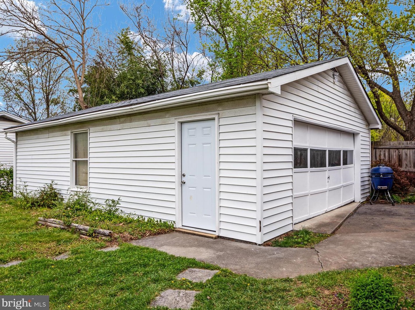 213 Molden Dr, Winchester VA  22601-5512 exterior