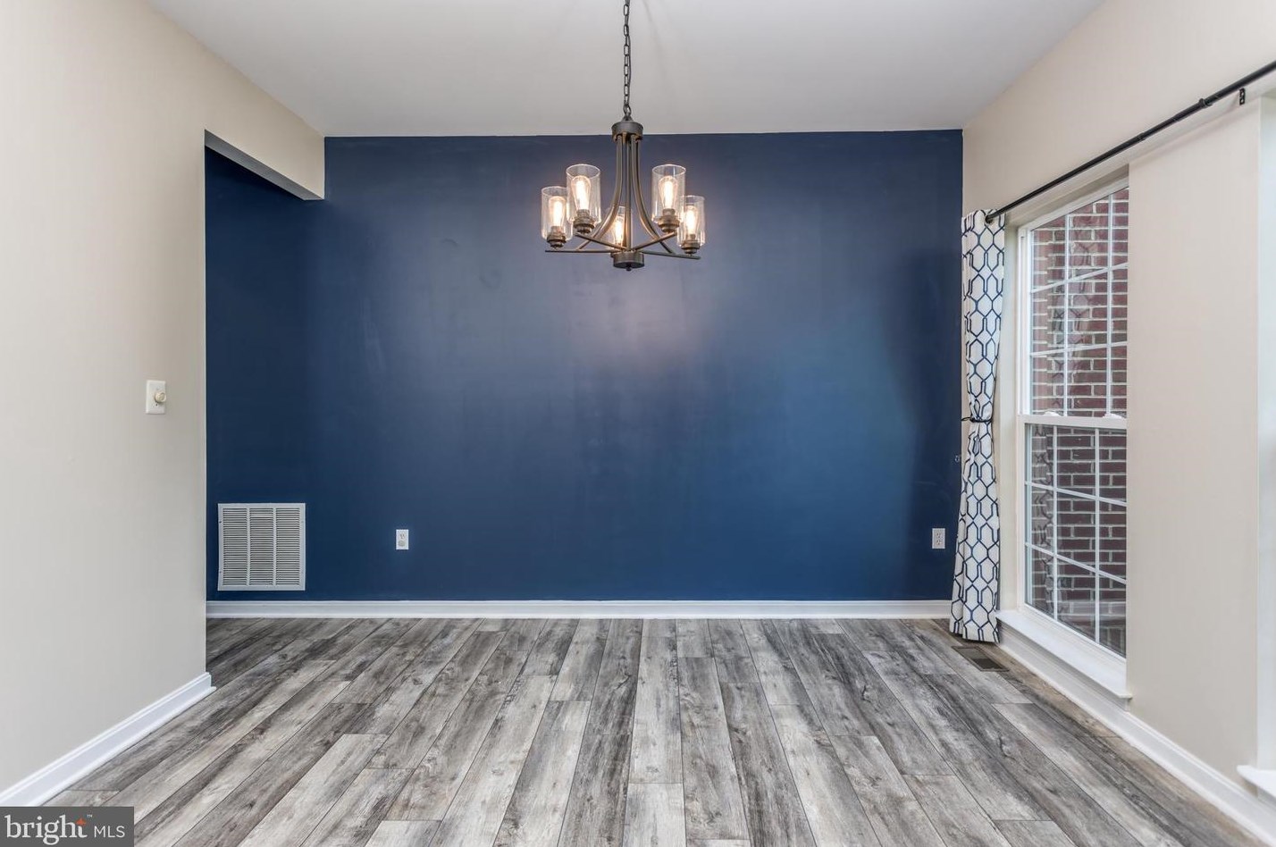 655 Beehive Way, Winchester VA  22601-6438 exterior