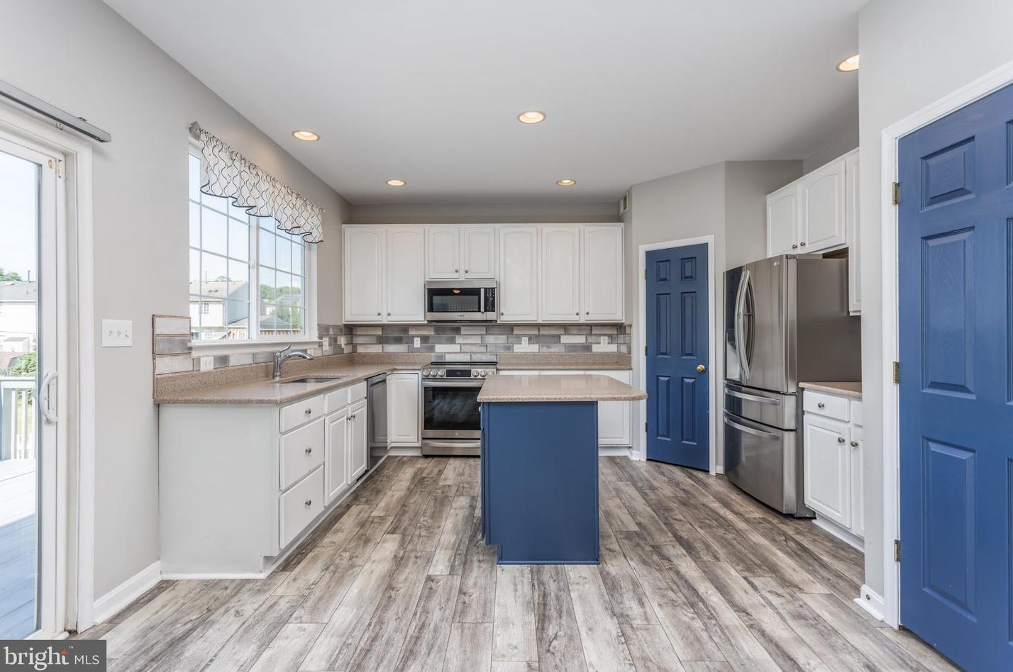 655 Beehive Way, Winchester VA  22601-6438 exterior