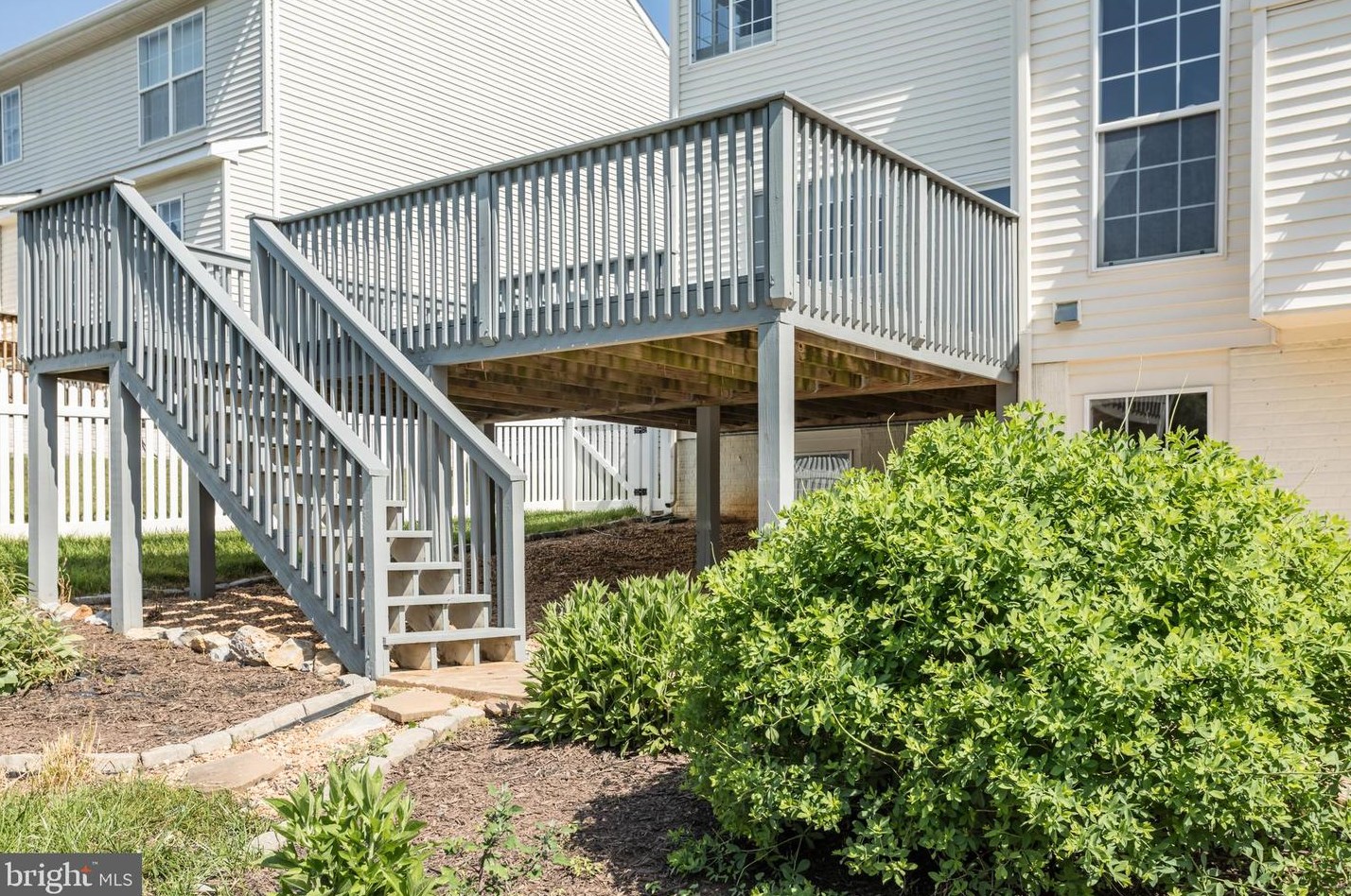 655 Beehive Way, Winchester VA  22601-6438 exterior