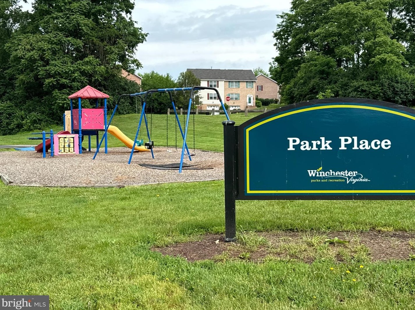 655 Beehive Way, Winchester VA  22601-6438 exterior