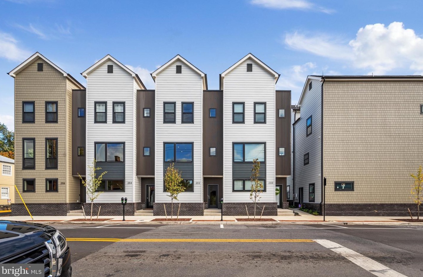 212 E Piccadilly St, Winchester, VA 22601