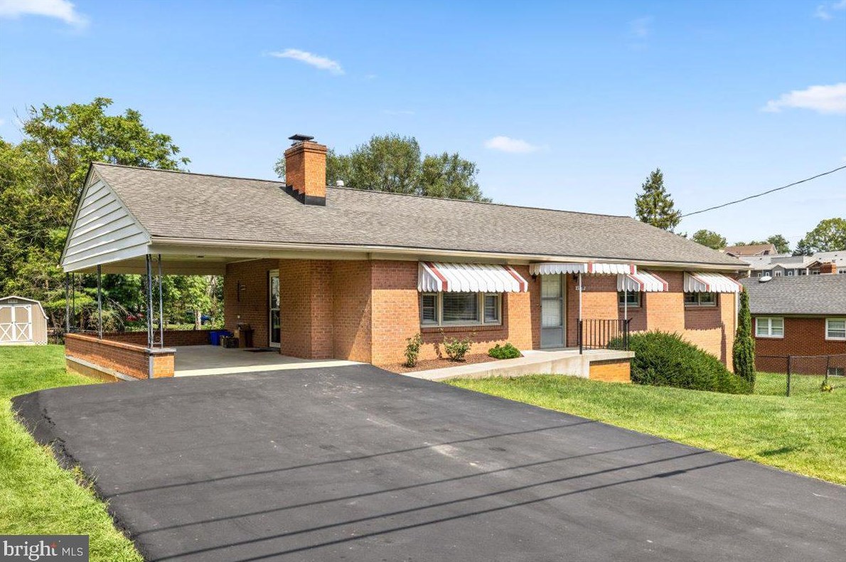 1508 Pondview Dr, Winchester, VA 22601