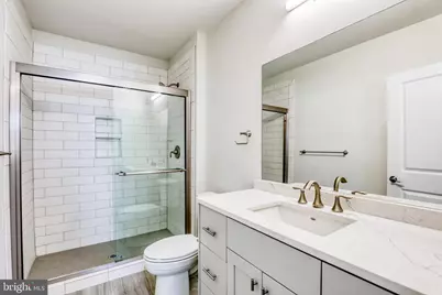 210 E Boscawen St #203, Winchester, VA 22601 - Photo 12