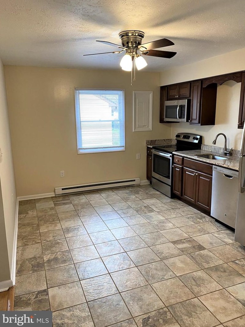 212 Fletcher St, Front Royal, VA 22630-3024