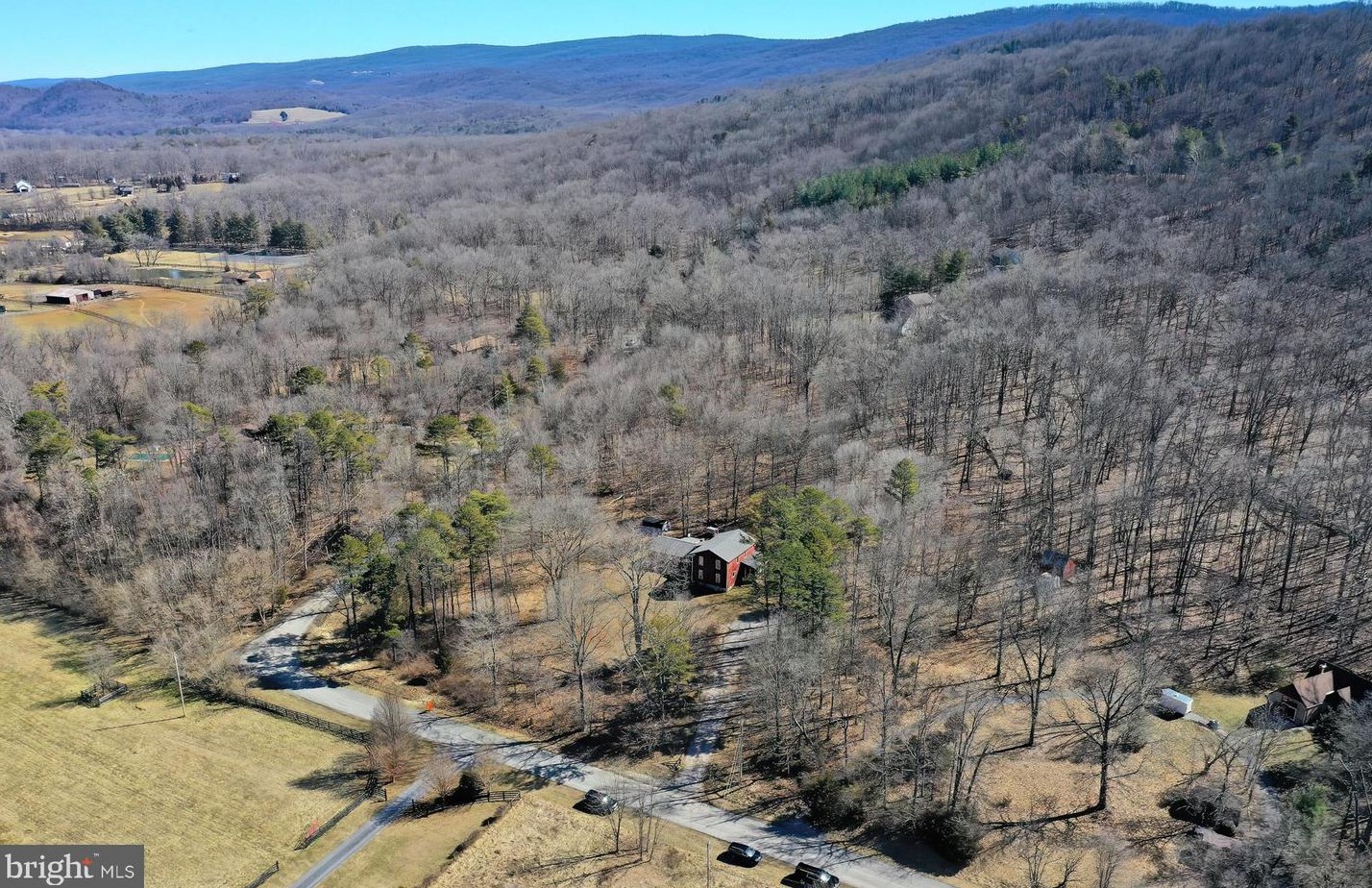 236 Shannon Woods Dr, Front Royal, VA 22630-9213