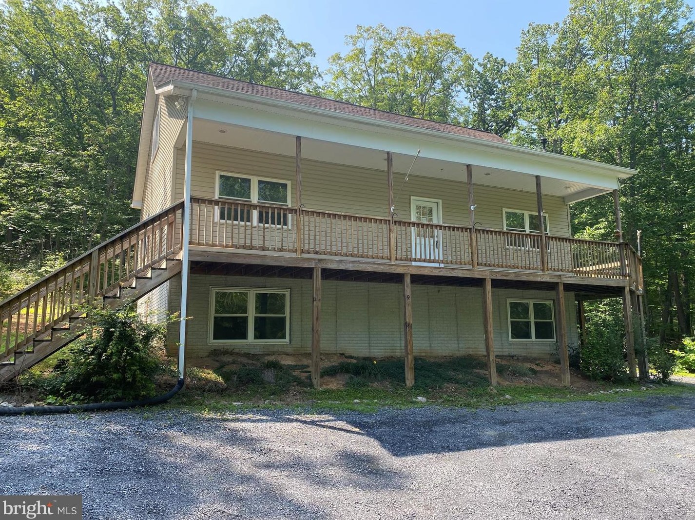 394 Dry Run Ct, Front Royal, VA 22630-3865