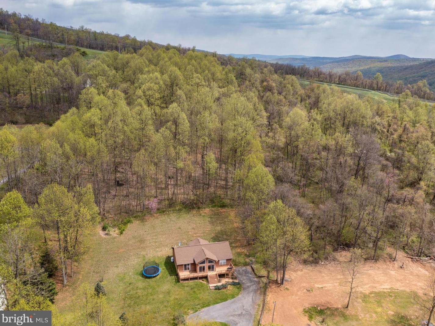 524 Freezeland Rd, Linden, VA 22642-6060