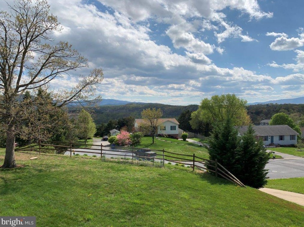 386 Hill Top Ct, Front Royal, VA 22630-4664