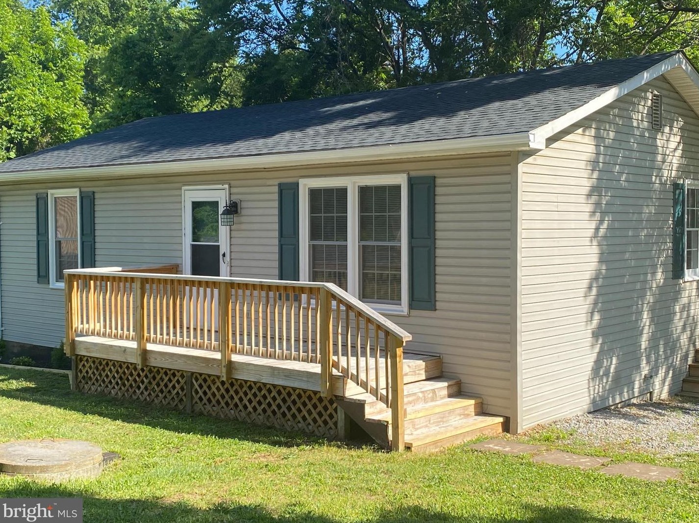 337 Sugar Maple Rd, Front Royal, VA 22630-6879