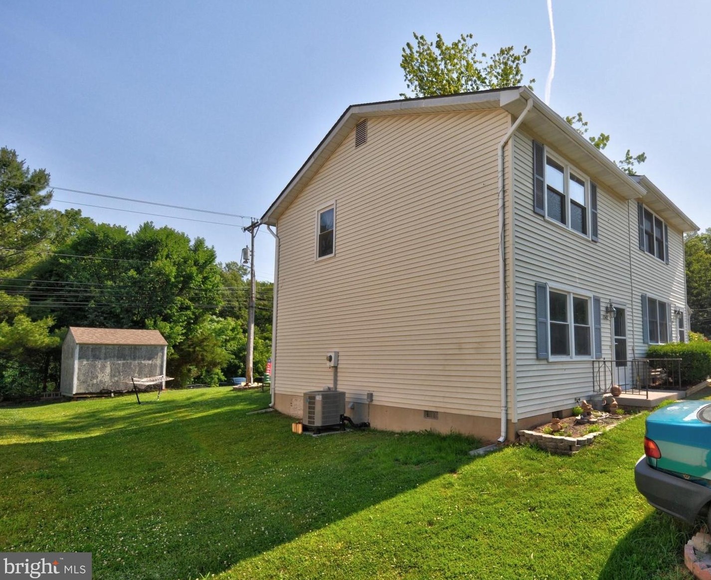 1342 Robinhood Ln, Front Royal, VA 22630-3735