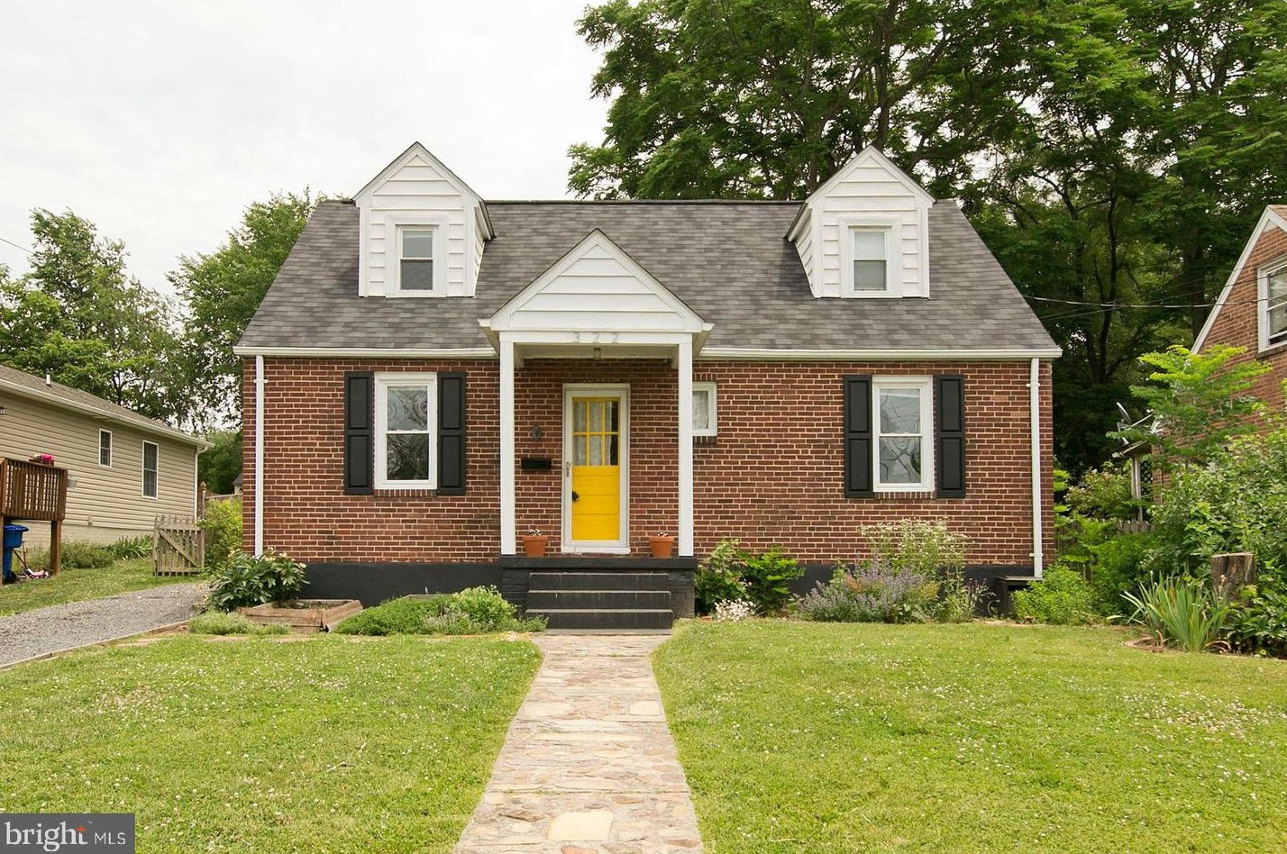 322 Duncan Ave, Front Royal, VA 22630-2416