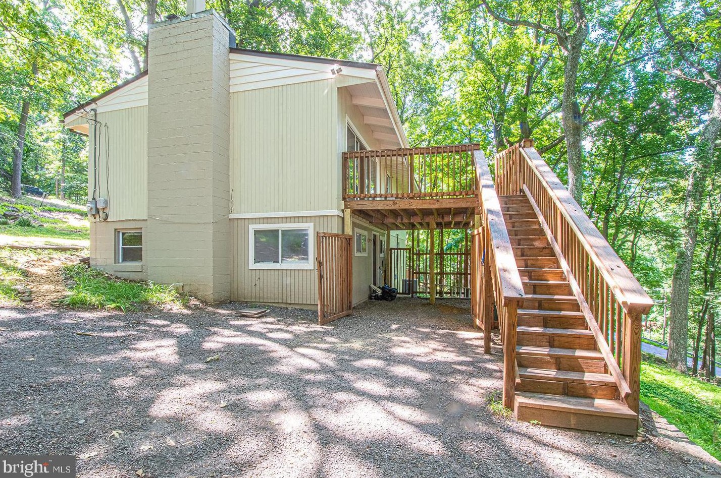 65 Bridle Path Rd, Front Royal, VA 22630-5729