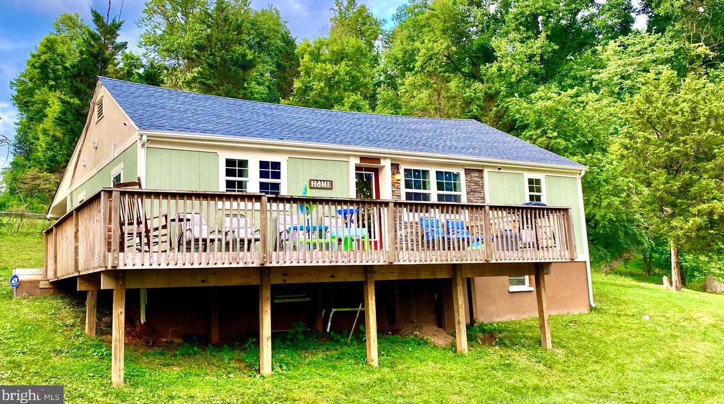 123 Sealock Dr, Front Royal, VA 22630-5834