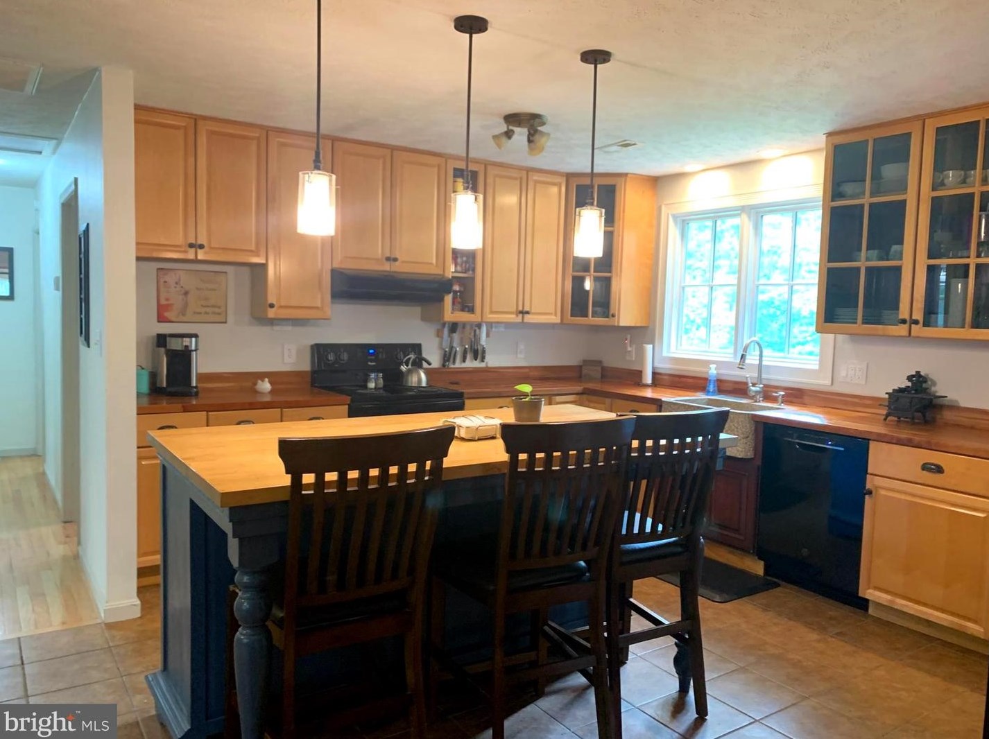 106 Royal Walnut Rd, Front Royal, VA 22630-8927