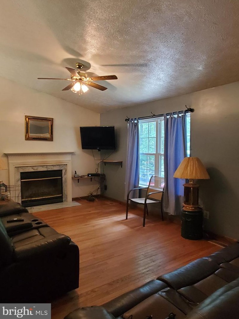 179 Cliff Rd, Front Royal, VA 22630-5403