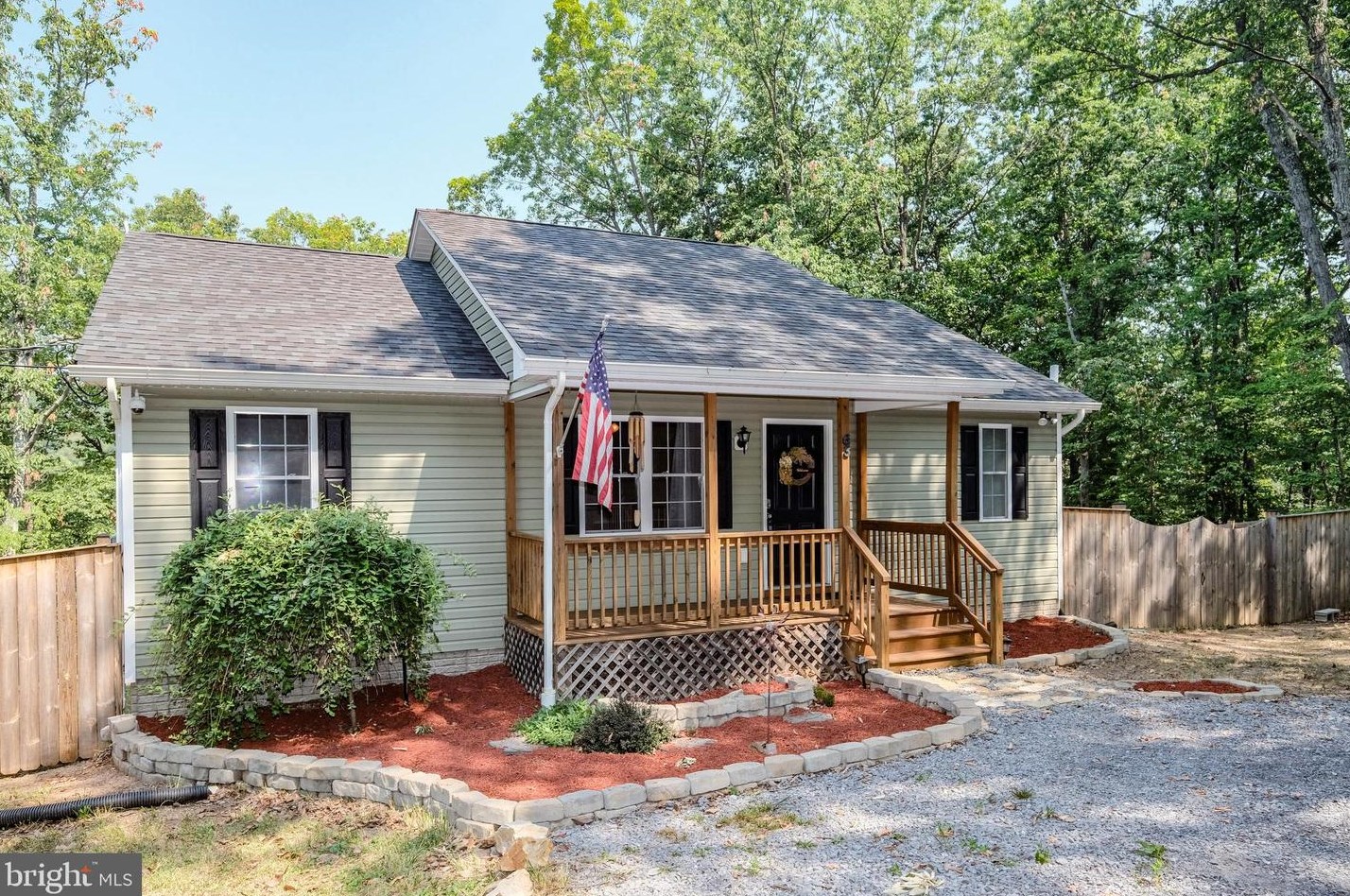 63 Hopkins Bluff Rd, Front Royal, VA 22630-3271