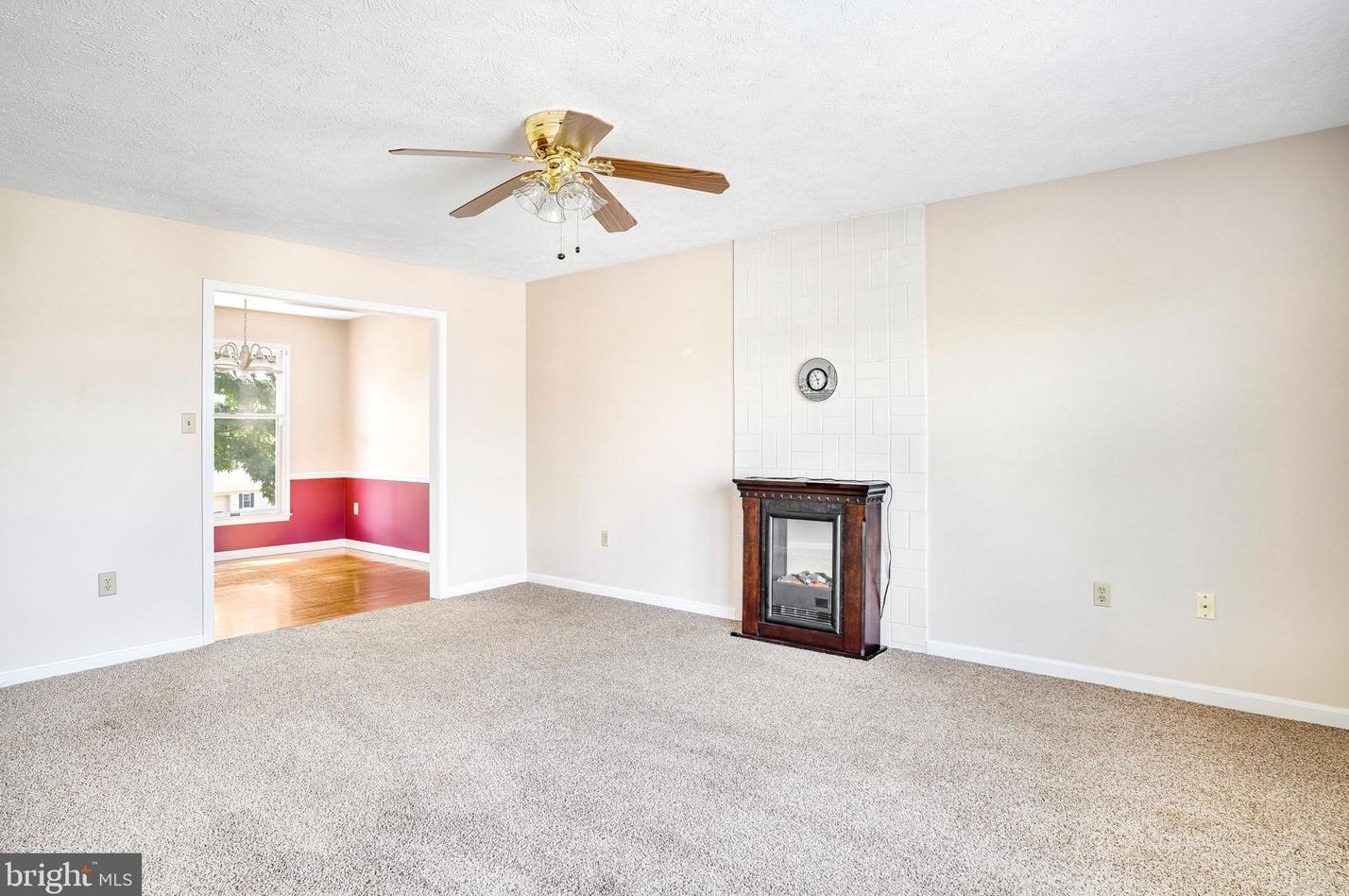 971 Auburn Ct, Front Royal VA  22630-5308 exterior