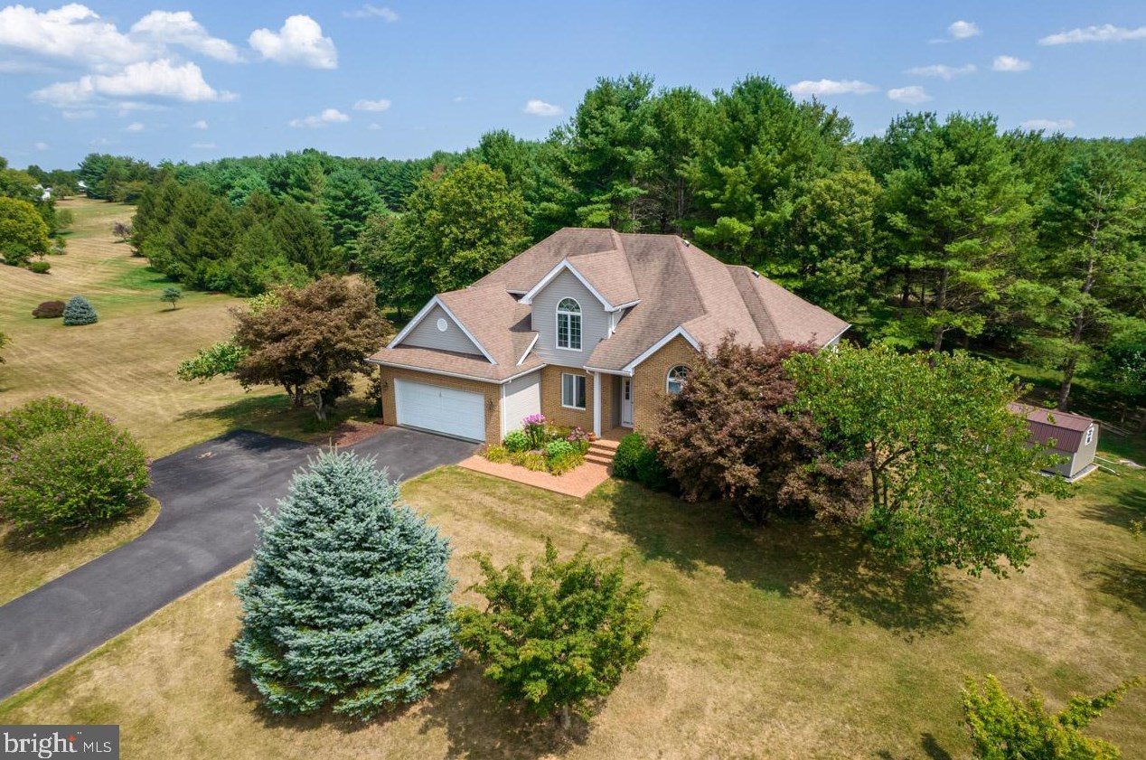 472 Bowling View Rd, Front Royal, VA 22630-7471