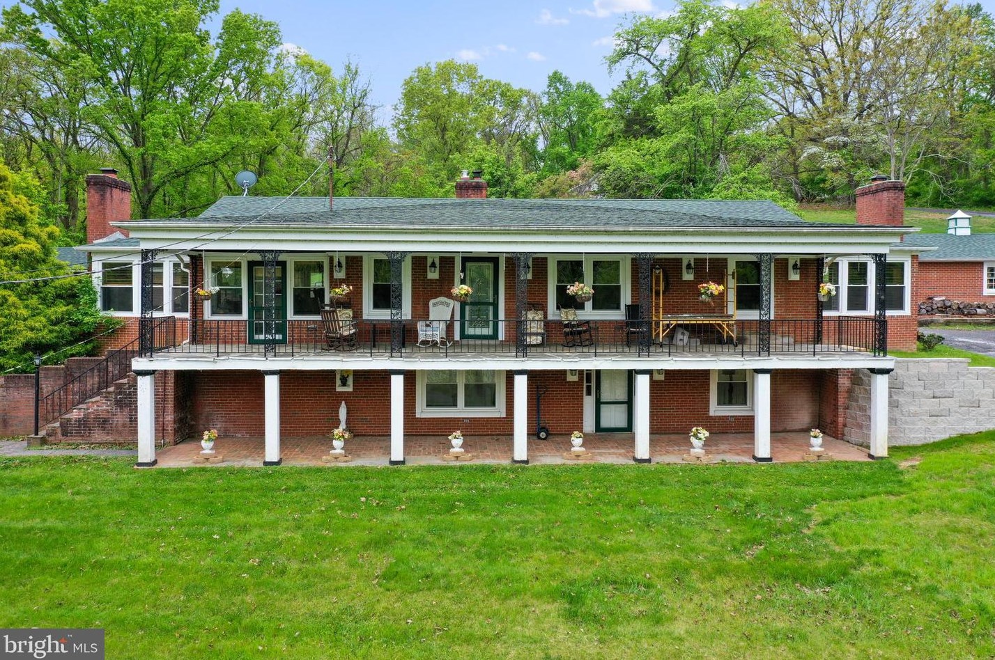 802 Riverview Shores Dr, Front Royal, VA 22630-6875