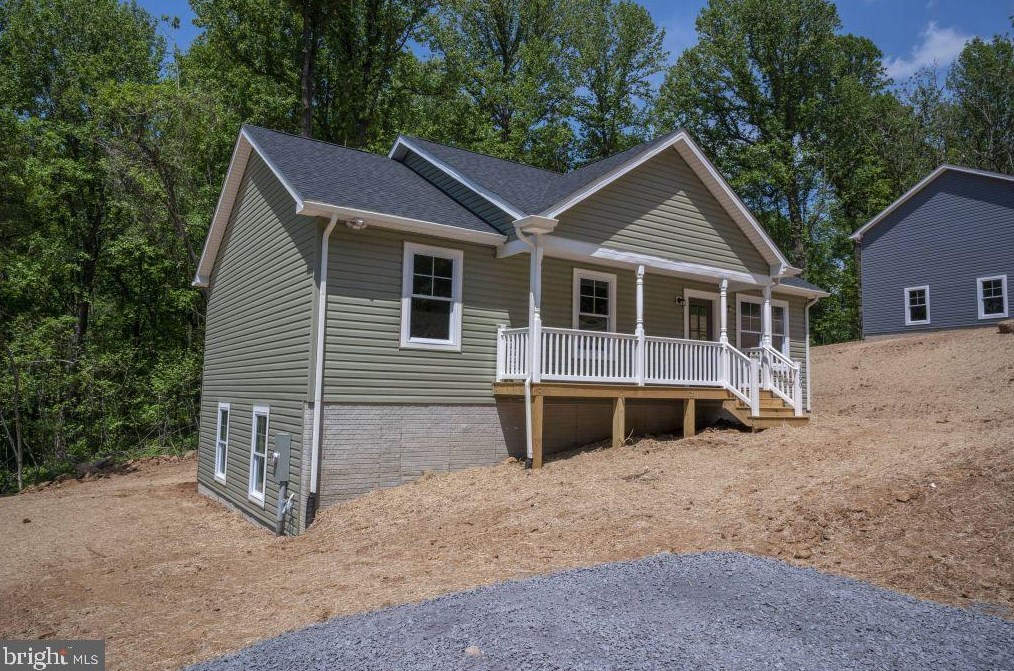 1390 High Top Rd, Linden, VA 22642