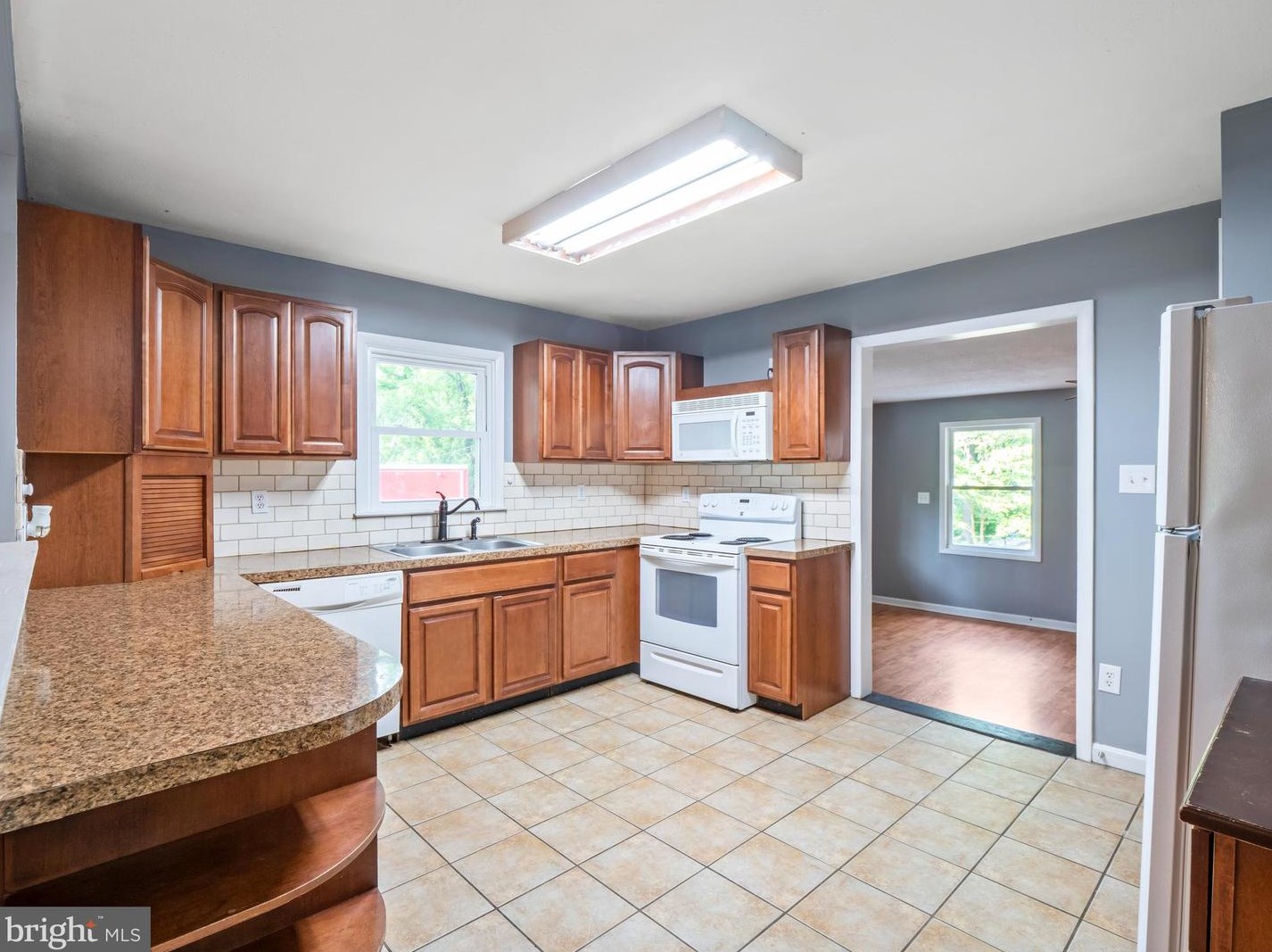 144 Mountain View Dr, Front Royal, VA 22630-6841