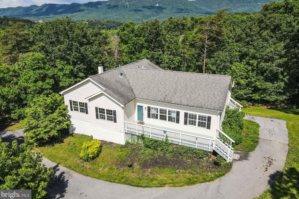 159 High Point Ct, Front Royal, VA 22630-9019