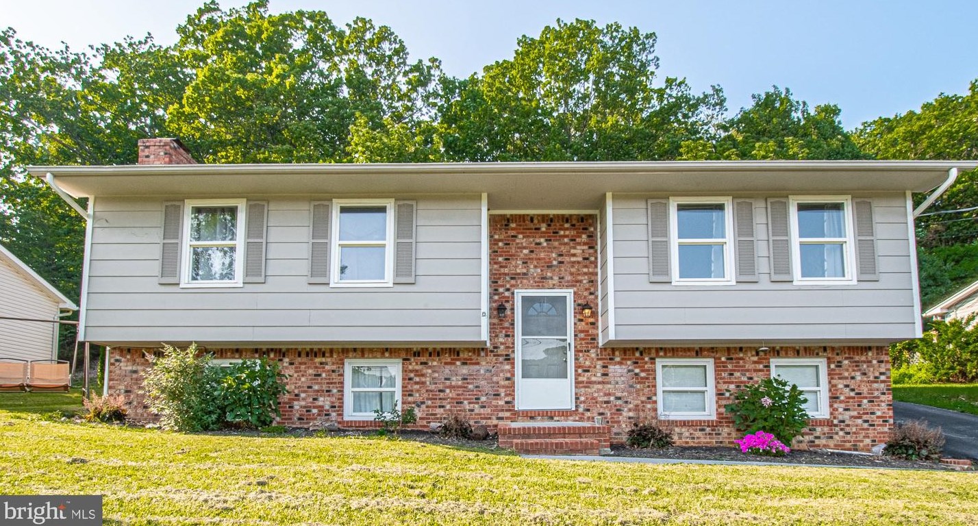 136 Richmond Rd, Front Royal, VA 22630-3718