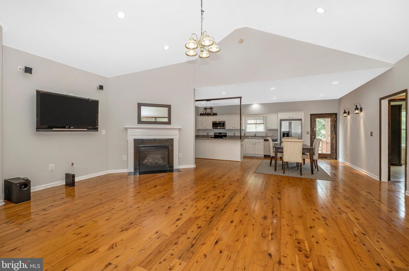 141 Farms River Rd, Front Royal, VA 22630-7371