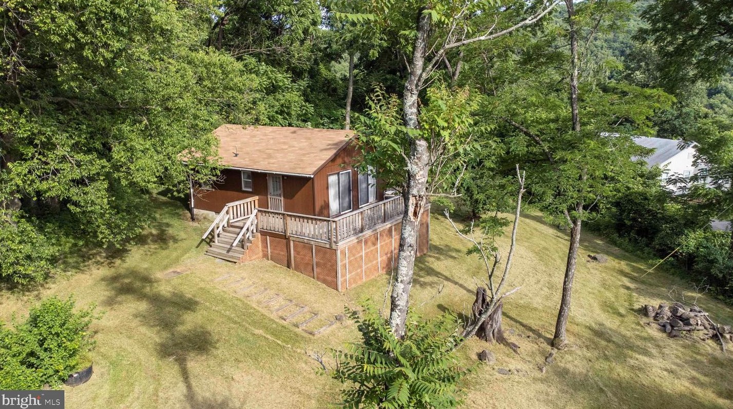 19 Cedar Top Ln, Front Royal, VA 22630-5504