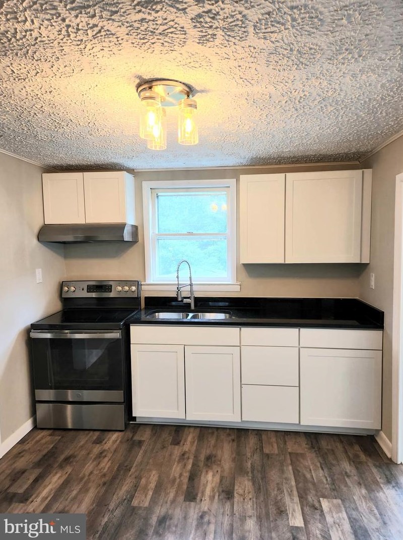 45 Figgins Rd, Front Royal VA  22630-8115 exterior