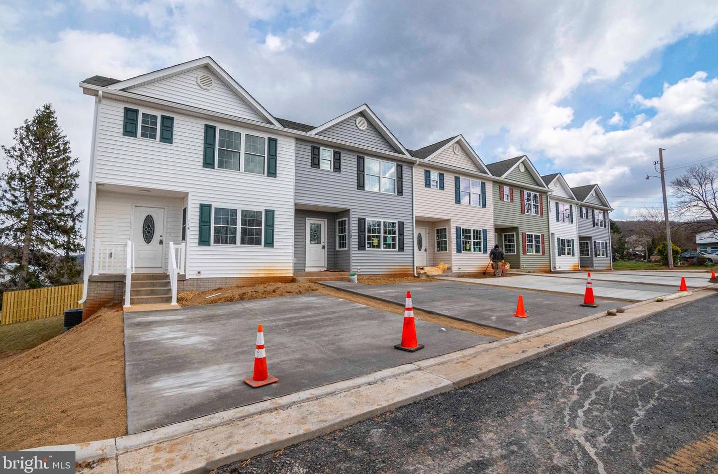 912 Virginia Ave, Front Royal, VA 22630-3535