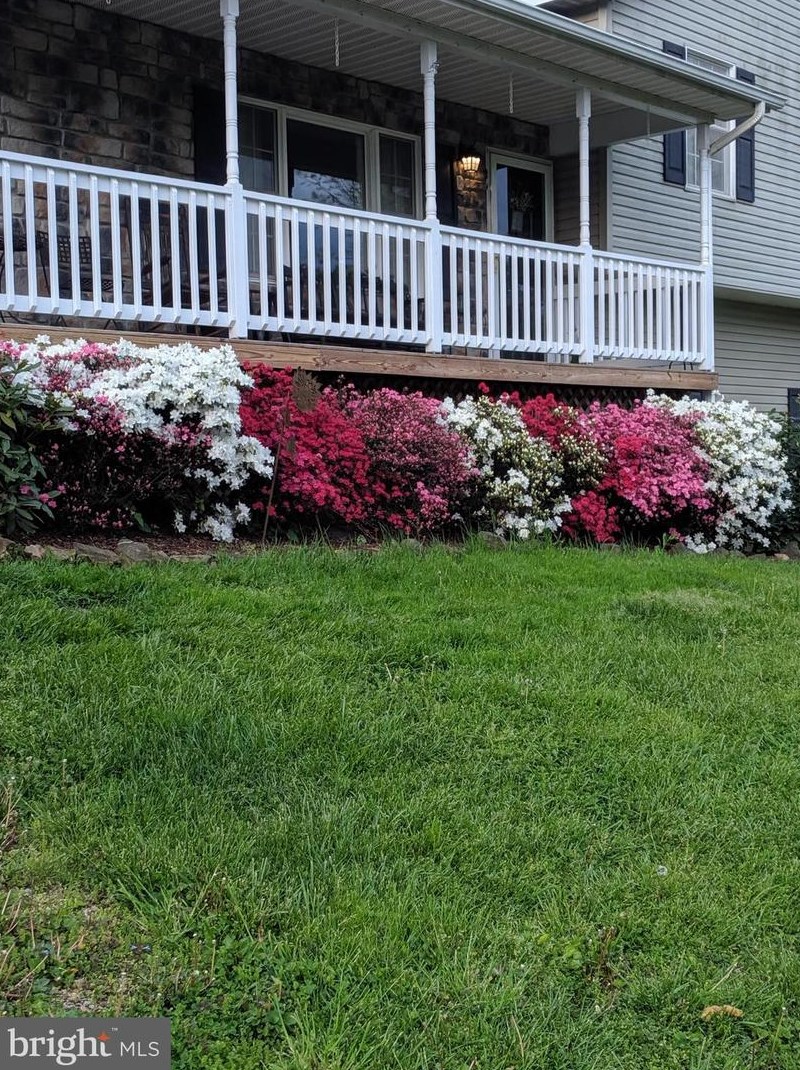 48 Oak Heights Rd, Front Royal, VA 22630-5803