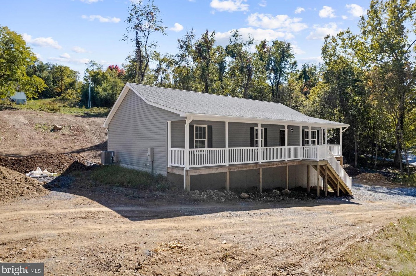 659 King David Dr, Linden, VA 22642-6329