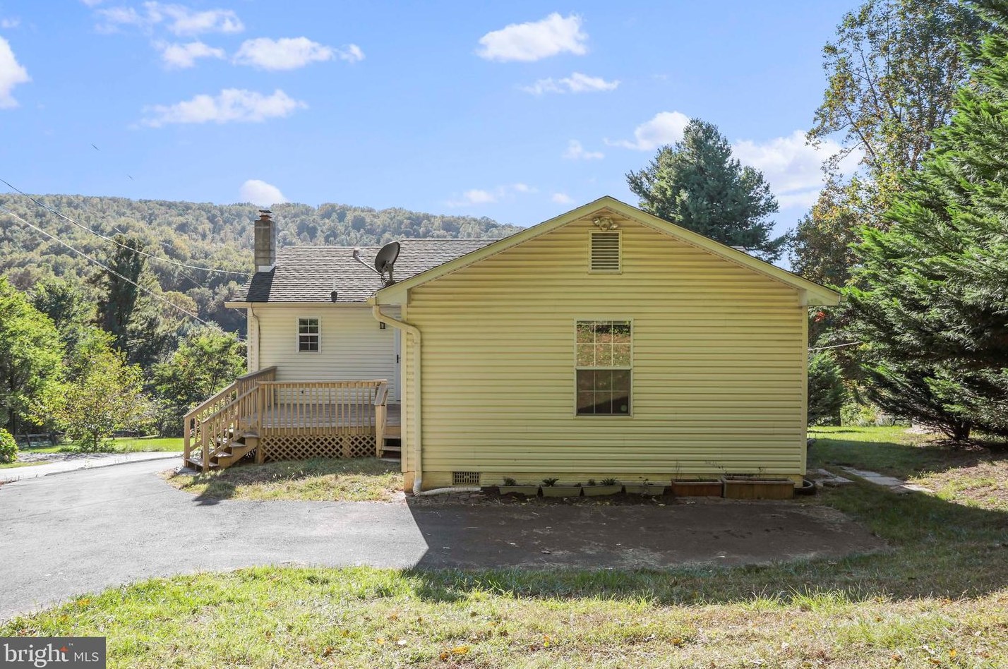 4103 Remount Rd, Front Royal VA  22630-5842 exterior