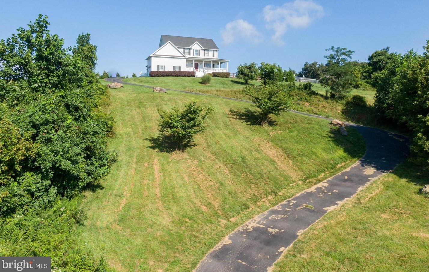 131 Freezeland Loop Rd, Linden, VA 22642
