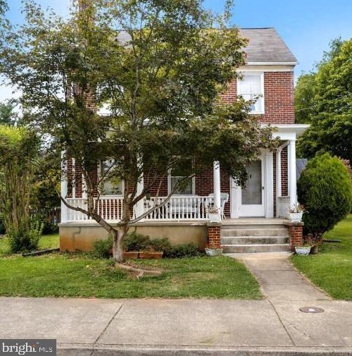 211 Blue Ridge Ave, Front Royal, VA 22630