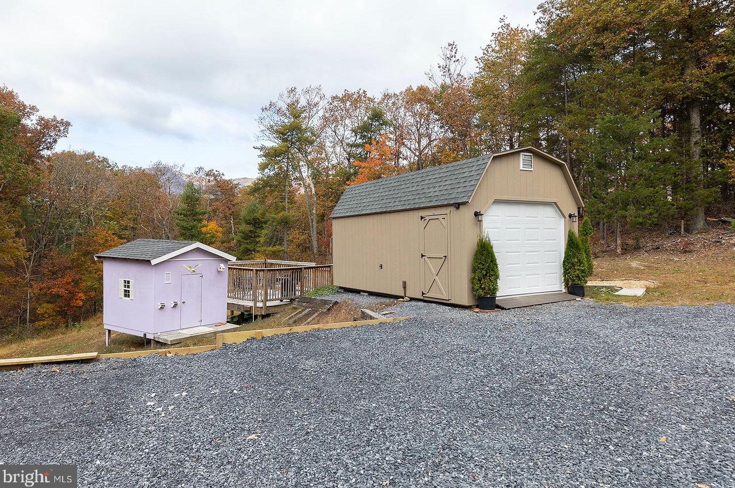 47 Willow Rd, Front Royal VA  22630-8984 exterior