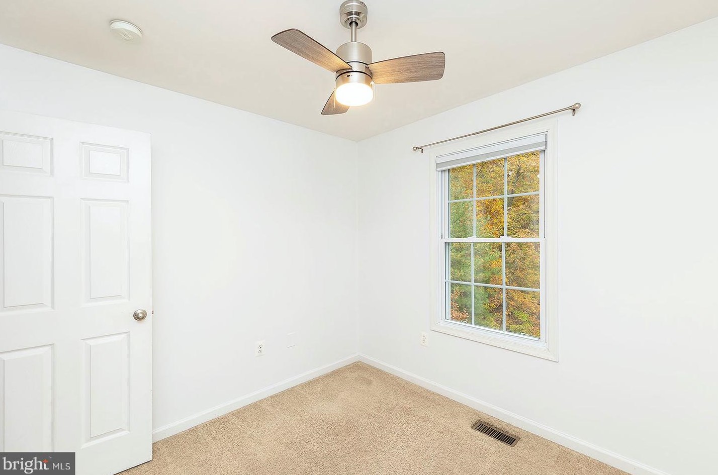 47 Willow Rd, Front Royal VA  22630-8984 exterior