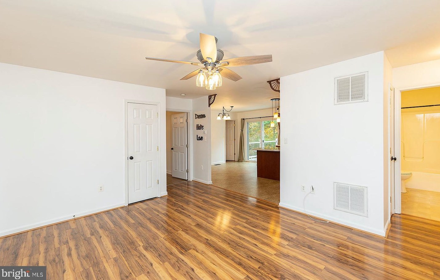 47 Willow Rd, Front Royal VA  22630-8984 exterior