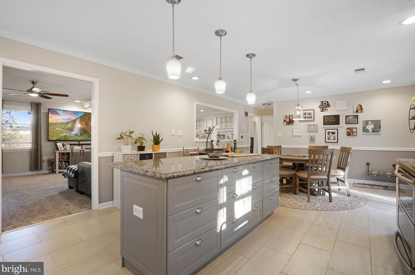 180 Oak Hts Rd, Front Royal VA  22630-5806 exterior