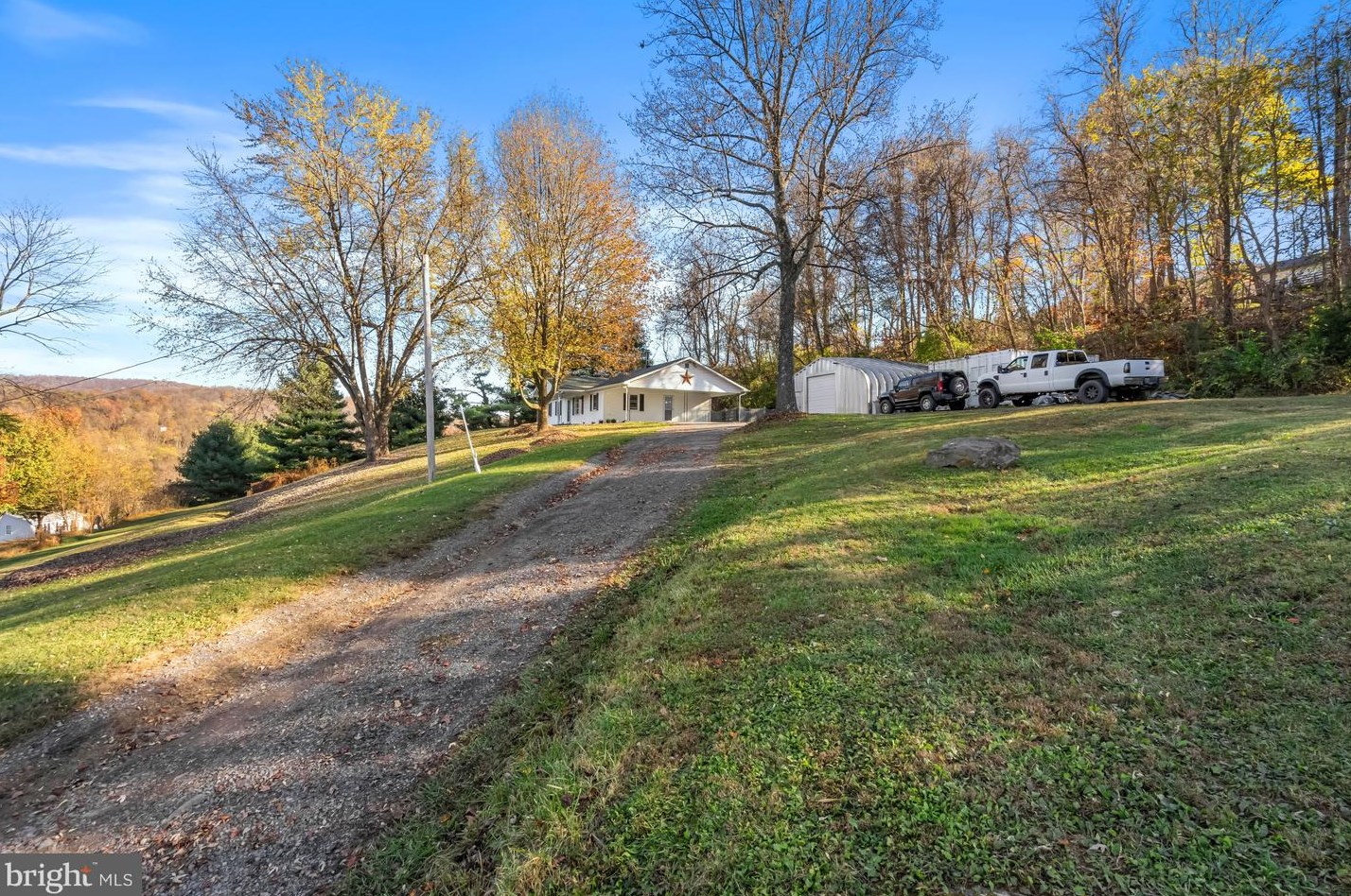 180 Oak Hts Rd, Front Royal VA  22630-5806 exterior